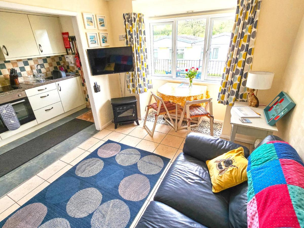 Dart Haven - Cheerful Holiday Bungalow In Galmpton Zewnętrze zdjęcie