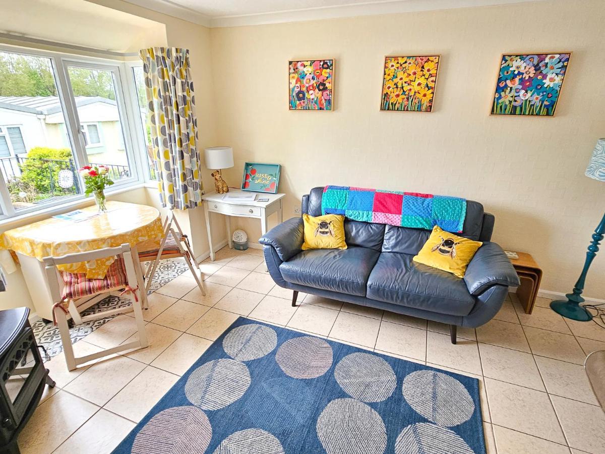 Dart Haven - Cheerful Holiday Bungalow In Galmpton Zewnętrze zdjęcie